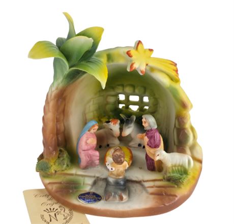 Nuevo Capodimonte Porcelain Manger, with COA