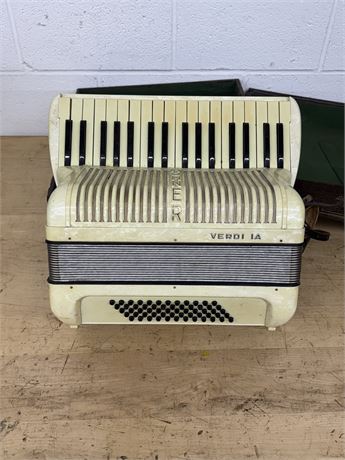 Hohner VERDI IA Accordian