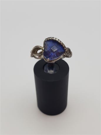 Lovely Sterling Sapphire Heart Ring 3.4 Grams (size 7)
