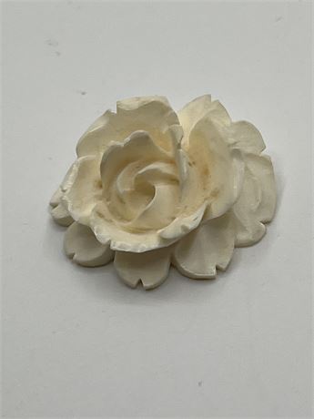 Ledo made in Germany  carved flower pendant