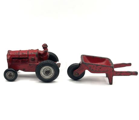 Vintage Arcade Allis Chalmers Cast Iron Tractor & Wagon