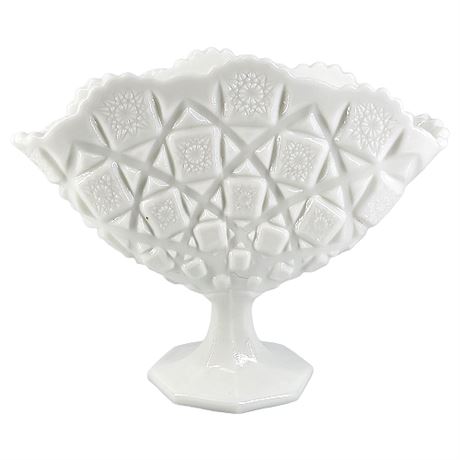 Westmoreland 'Old Quilt Milk Glass' Fan Vase