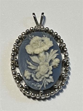 Trifari white silvertone cameo pendant
