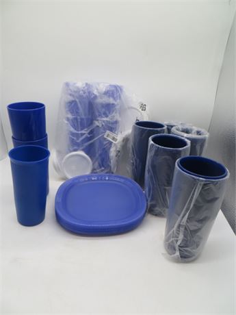 NEW VINTAGE TUPPERWARE LUNCHEON SET & 13 TUMBLERS