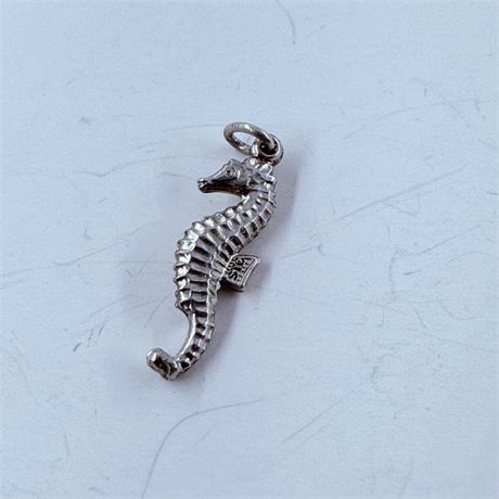 .8g Sterling Seahorse Pendant / Charm
