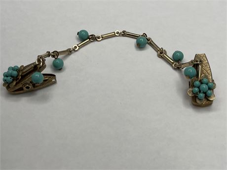 Turquoise round stone, gold tone, vintage sweater clip