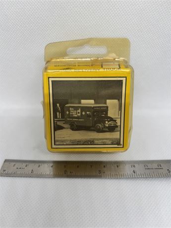 Magnuson Models '53 REA Delivery Truck