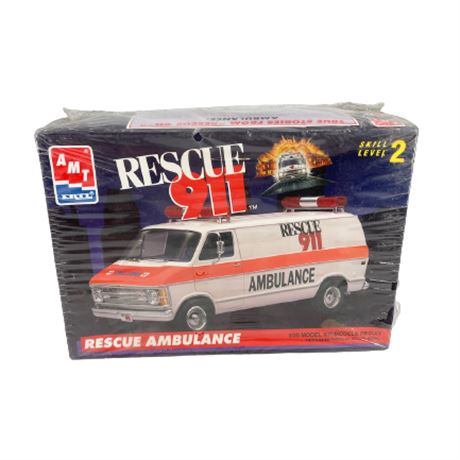 AMT Ertl Rescue 911 Rescue Ambulance