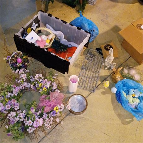 Large Seasonal Décor Lot – Spring Wreaths, Easter Bunny Figures & Fall Garland