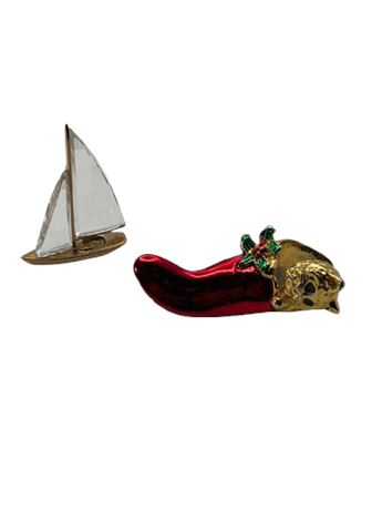 Small Swarovski crystal boat and brooch lot