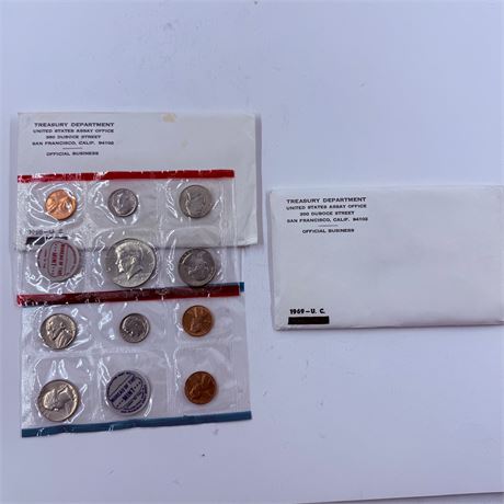 2x 1969 US Mint Uncirculated Sets