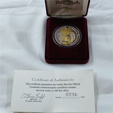 RARE 24k Gold + 1oz .999 Silver Disneyland Coin