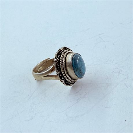 8.9g Sterling Ring Size 5.5