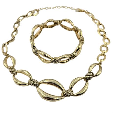 Vintage Napier Gold Tone Link Necklace and Bracelet Set