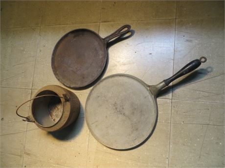 Cast Iron Pot, Pan & Aladdin Aluminum Pan
