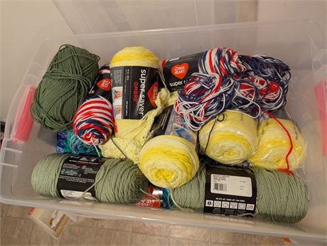 Lot yarn + storage container