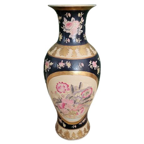 Hand-Painted Porcelain Chinese Macau Floor Vase