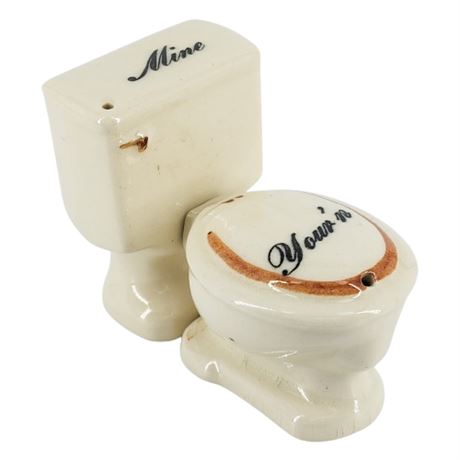 Vintage Ceramic "Your'n & Mine" Toilet Salt & Pepper Shakers Set