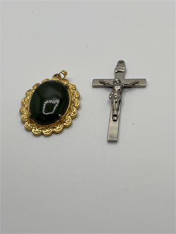 Green stone pendant, and Silvertone cross lot
