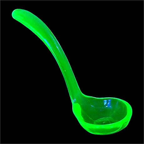 Cambridge 'Cleo Green' Uranium Glass Mayonnaise Ladle