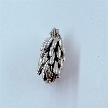 4g Sterling Banana Pendant / Charm