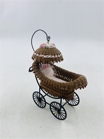 Fantastic Wilhelmina Miniatures Baby Buggy