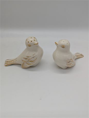 Pair Lenox USA Cream Colored Bird Salt and Pepper Shakers