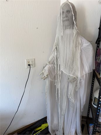 Scary Halloween Decorations