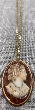 Birds Eye Maple & Composite Colonial Style Vintage Cameo Necklace