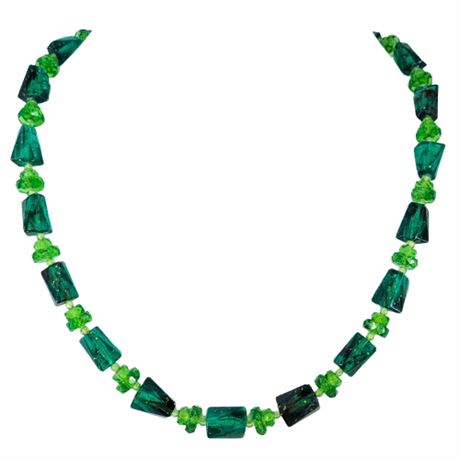 Vintage Green Glitter Plastic Beaded Necklace