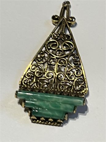 Jade  goldtone pendant