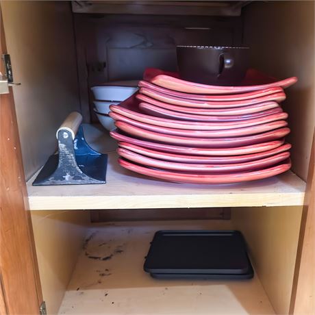 Kitchen Cupboard Lot: Plates & Misc