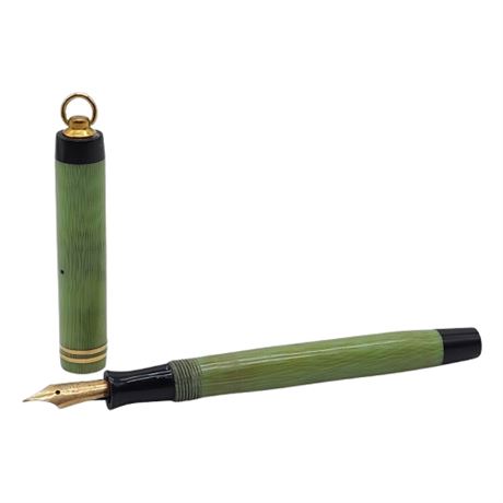 Vintage PARKER Petite Ringtop Green Apple Celluloid Fountain Pen