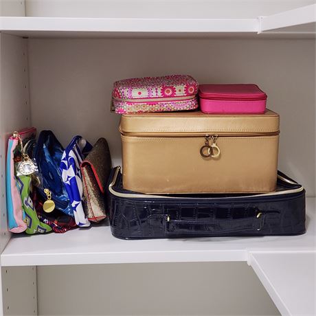 Lot of Estee Lauder Giveaway Cosmetics Bags/Cases