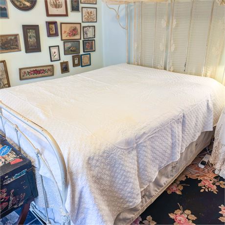 Antique Cotton Matelassé Bedspread