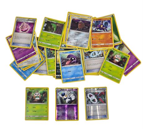Mixed Lot of Pokemon Cards