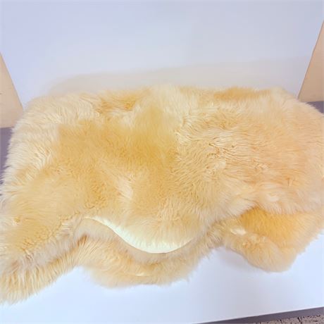 48x72” Sheepskin Rug