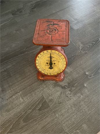 Vintage household scale,Launderers frayie and Clark