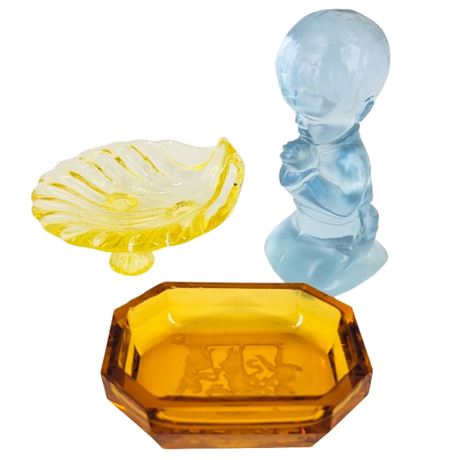 3pc Art Glass Lot Including UV Reactive Shell Trinket Dish