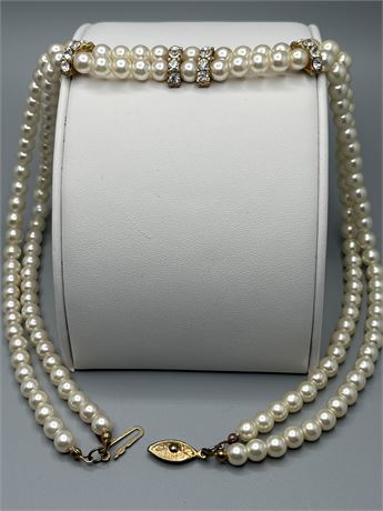 Cultured pearls and rhinestone with gold closure necklace