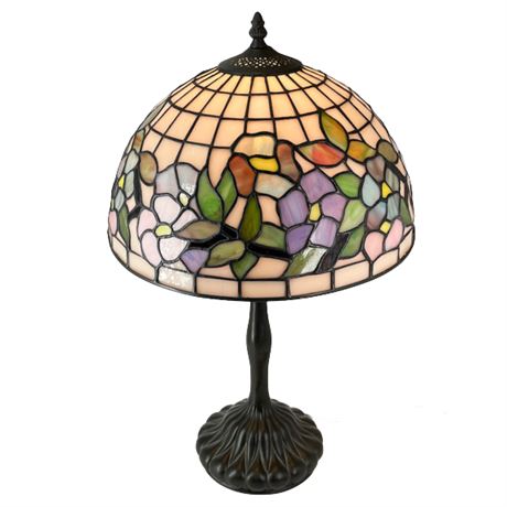 Quoizel Tiffany Style Stained Glass Table Lamp