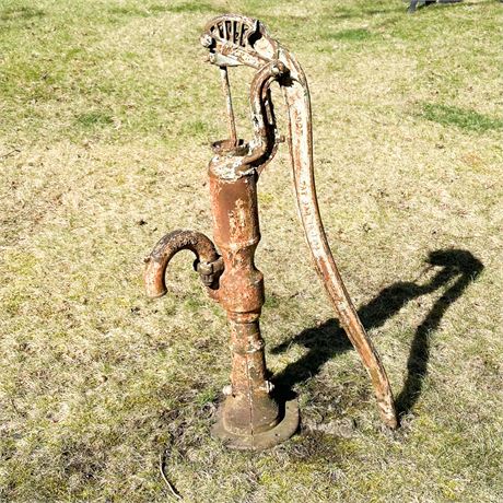 Antique Cast Iron Water Pump
