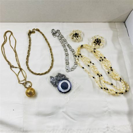 Necklace  Lot