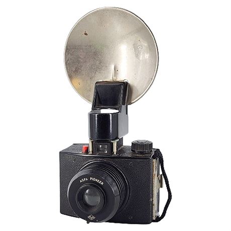 Vintage Agfa Pioneer Camera w/ Removable Flash