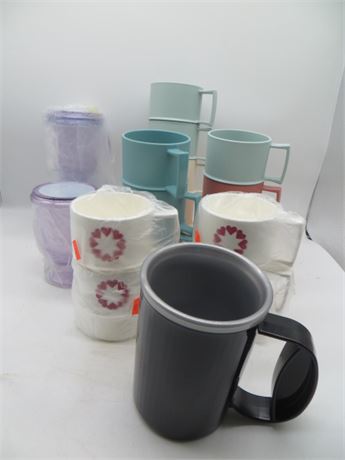 17 NEW VINTAGE TUPPERWARE STACKING MUGS & 1 LARGE MUG