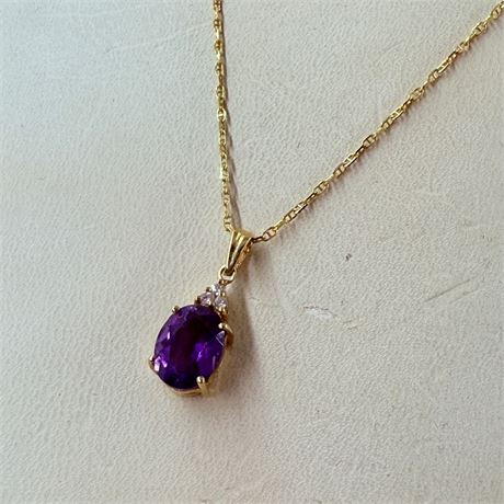 2.31g 14k Gold Diamond Necklace
