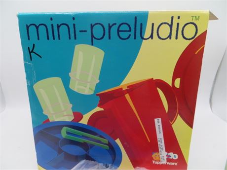 NEW VINTAGE TUPPERWARE MINI PRELUDIO KID'S SET