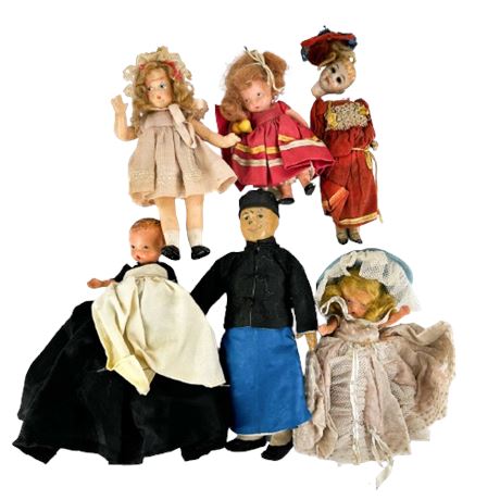 Lot of Small Assorted Dolls