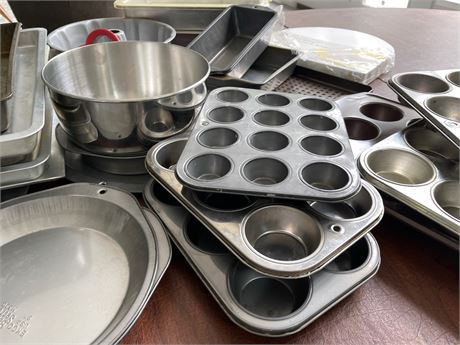 Large Cookware Lot