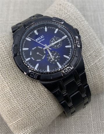 Men’s RELIC Stainless Steel 50 Meter Water Resistant Modern Wristwatch